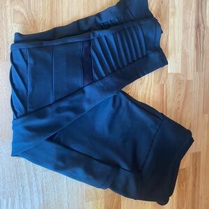 CVG Black Moto Capris size Large